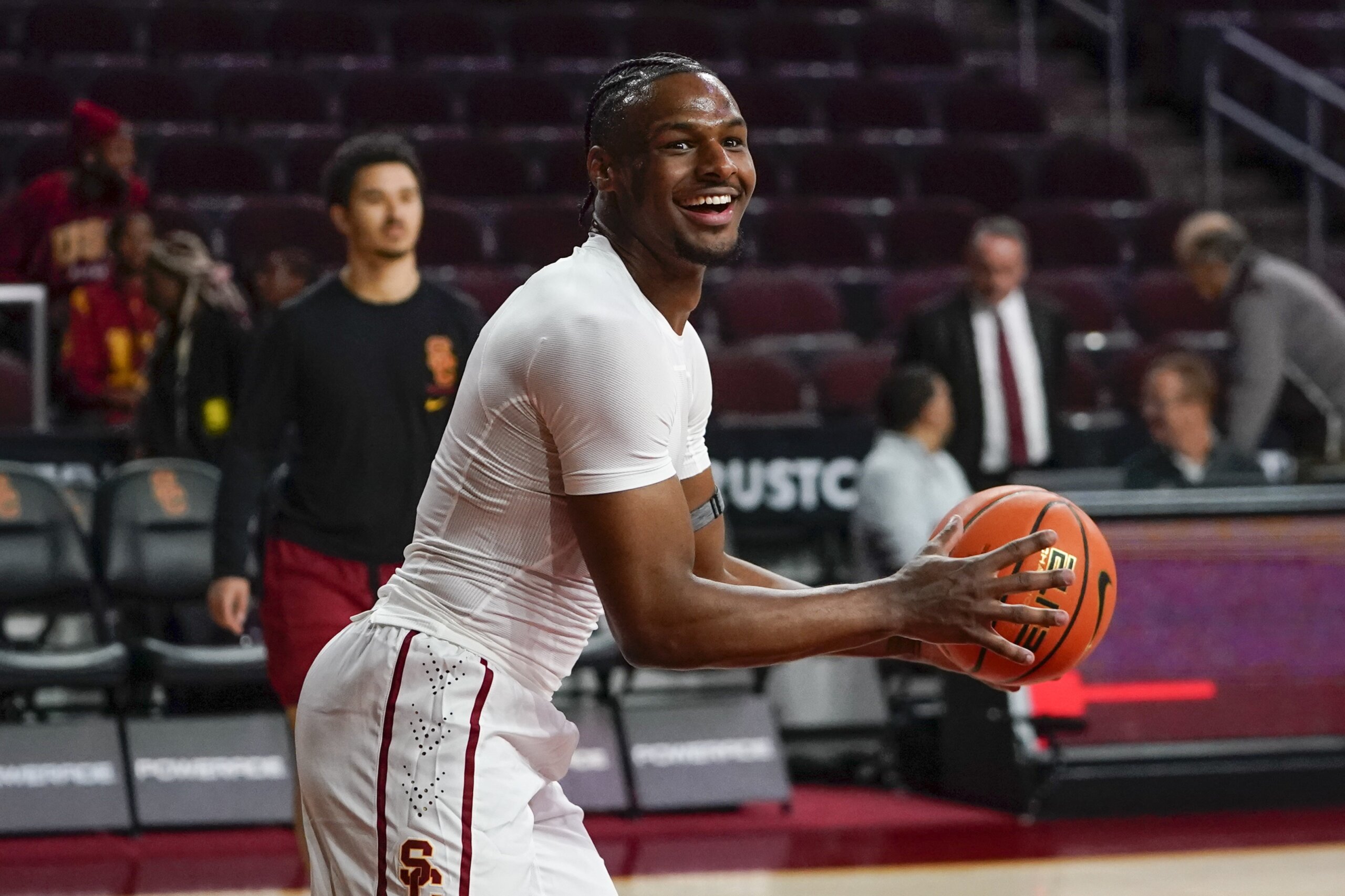 Bronny James Warms Up Before USC Game For First Time This Season After ...