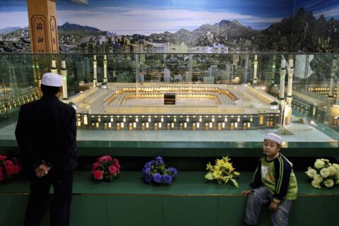 China is expanding its crackdown on mosques to regions outside Xinjiang, Human Rights Watch says