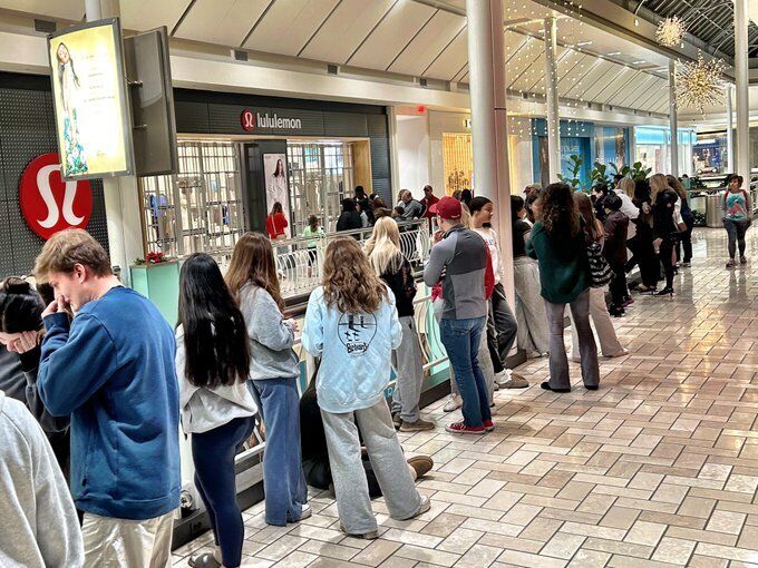Tired after Thanksgiving? Black Friday shopping underway in the DC area
