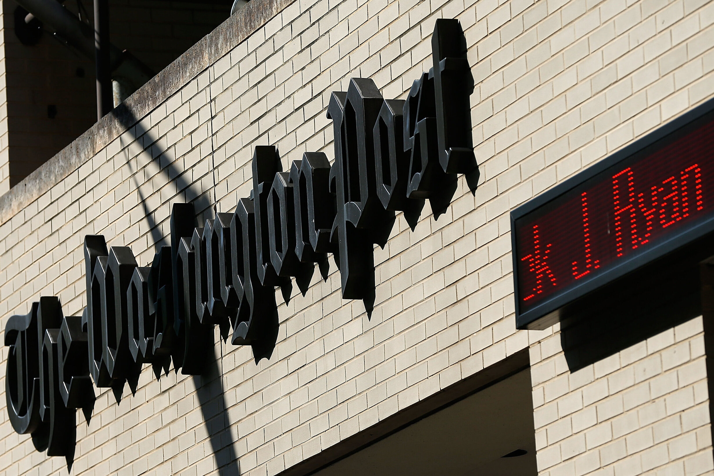 华盛顿邮报在被报道的华盛顿特区员工买断之前宣布新的高管