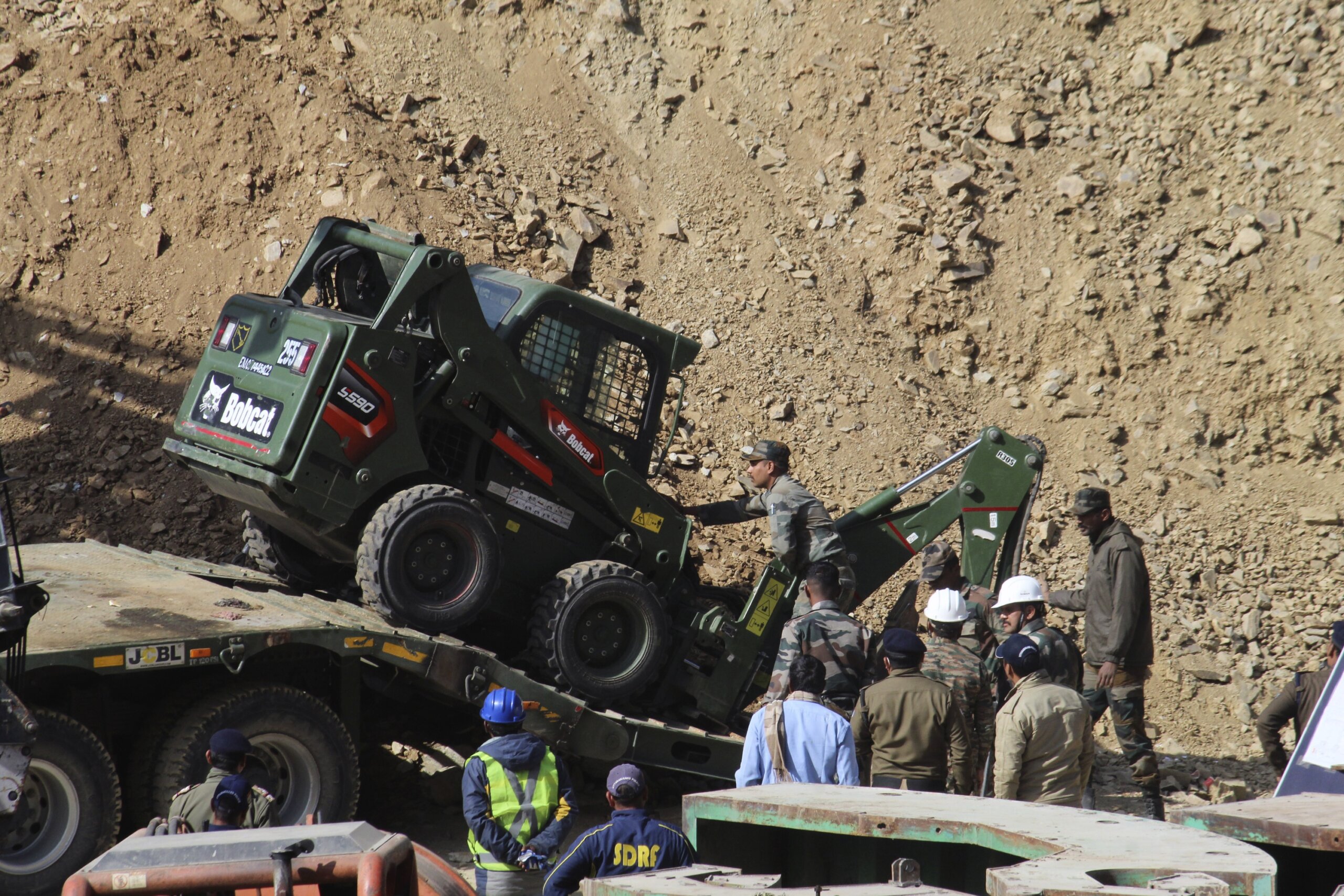 Rescuers Use Hand-held Drills To Free 41 Workers Trapped In An Indian ...