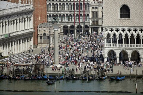 Venice rolls out day-tripper fee to try to regulate mass crowds on peak weekends