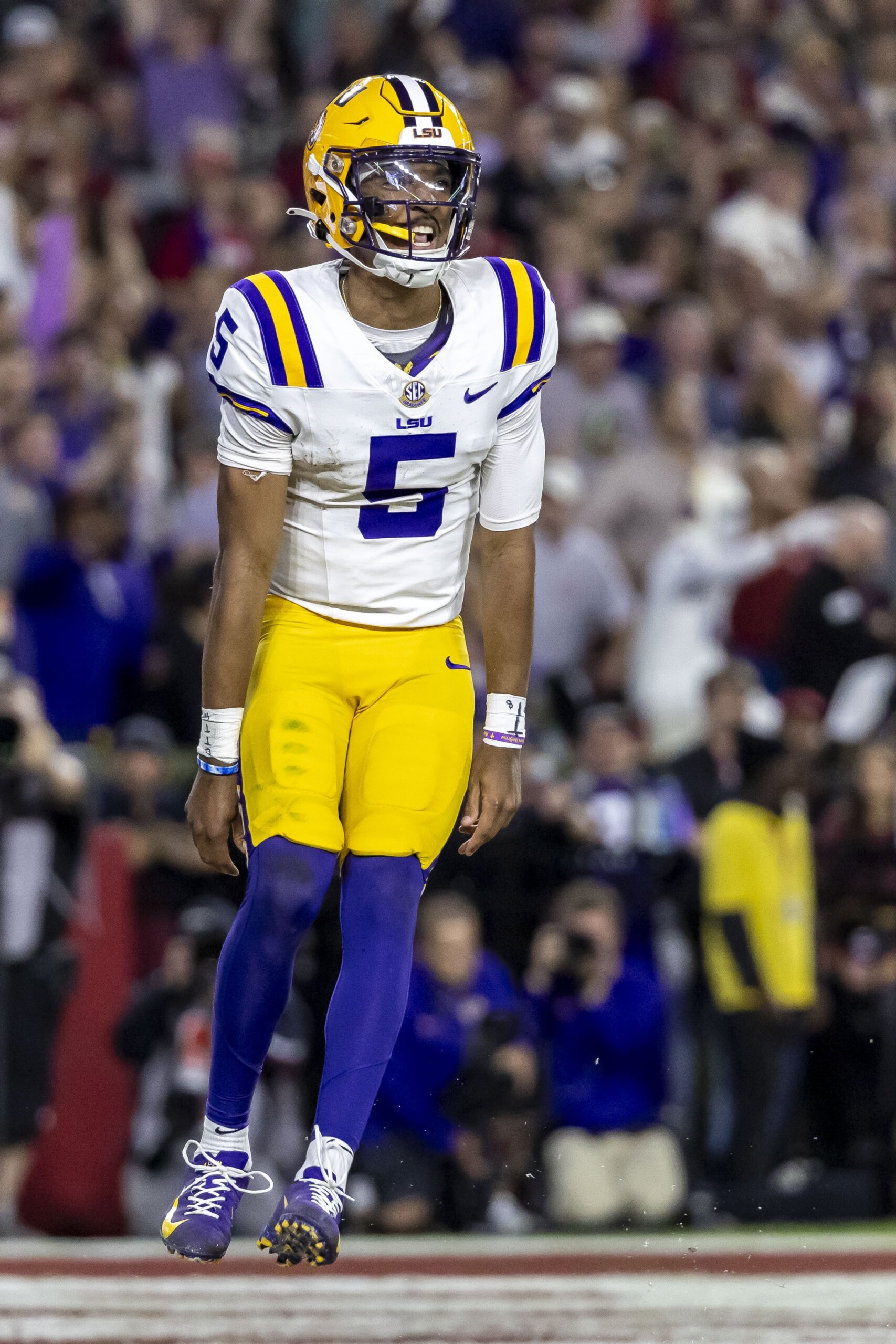 STAT WATCH LSU’s Jayden Daniels only FBS quarterback to pass for 350