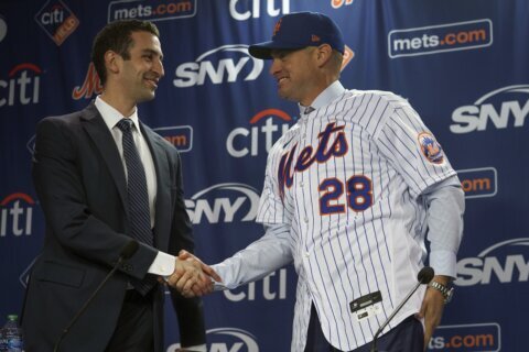 Mendoza starts Mets job emphasizing how close team was to success in 2022, not this year's fall