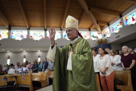 Nicaragua’s exiled clergy and faithful in Miami keep up struggle for human rights at Mass