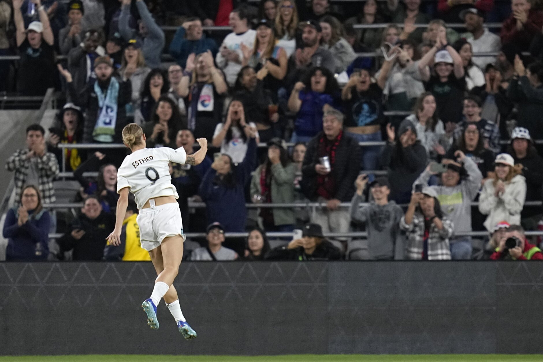 Gotham FC heads to first-ever NWSL finals after upset in Portland