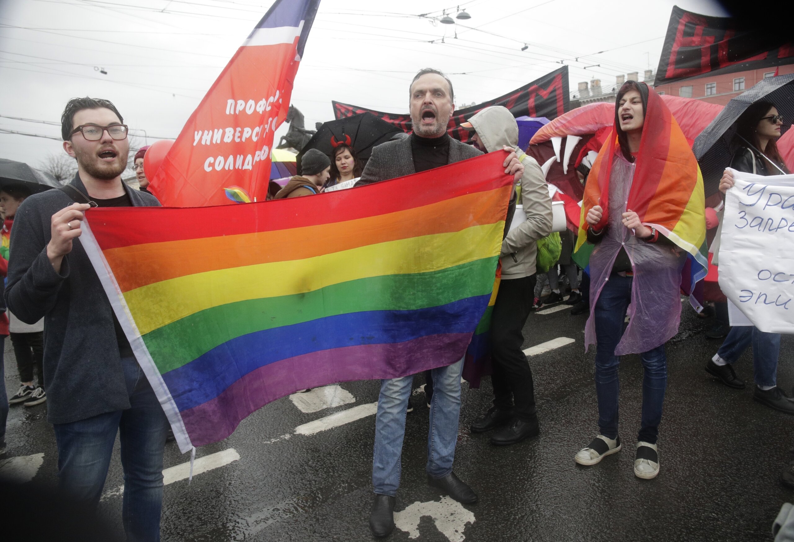 莫斯科同性恋酒吧遭警方突袭：最高法院裁定将LGBTQ+运动视为“极端主义”