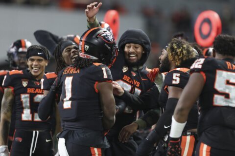 Oregon State, Washington State working to keep Pac-12 open, align with Mountain West, AP sources say