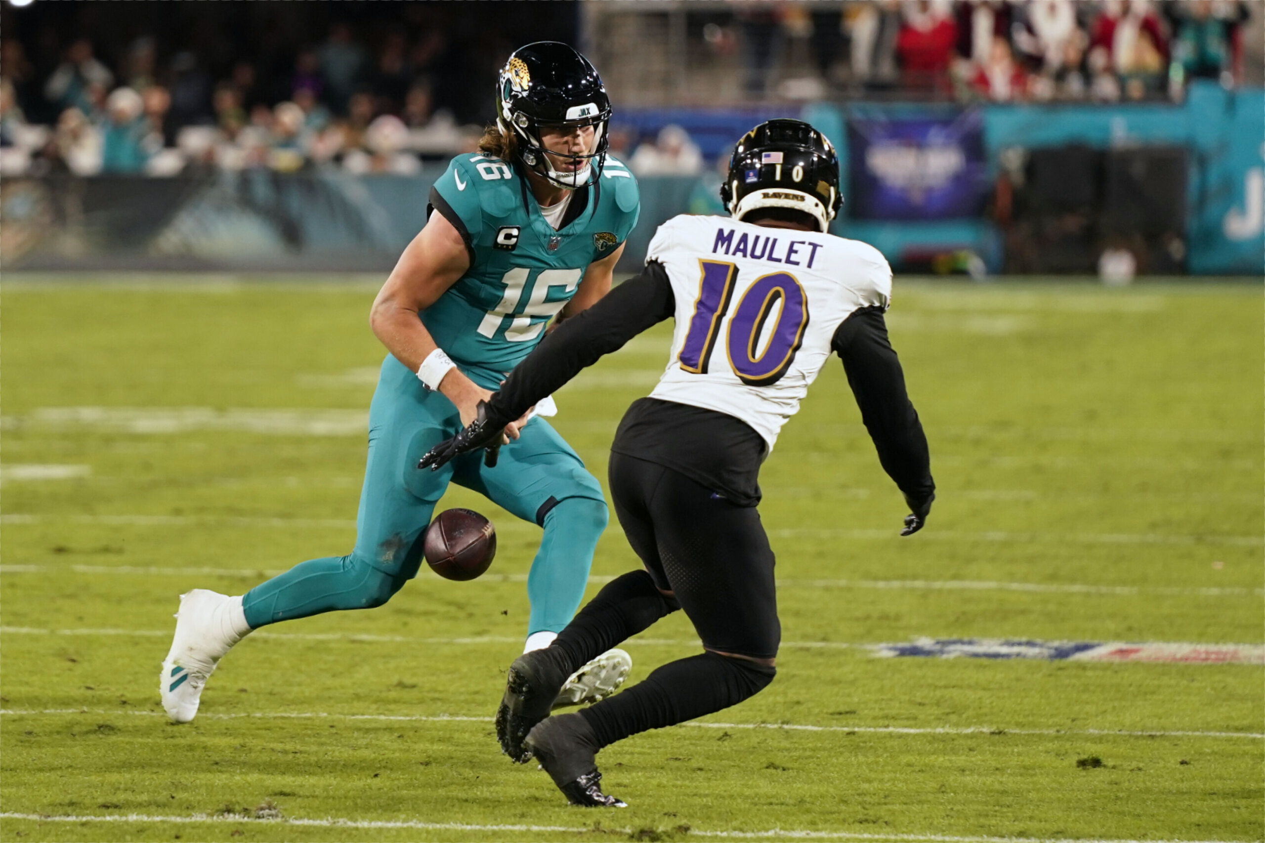 Jags’ Lawrence Lands In Concussion Protocol After Mistake-prone, 23-7 ...