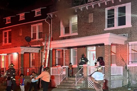 Apartment fire displaces 17, injures dog in Northwest DC