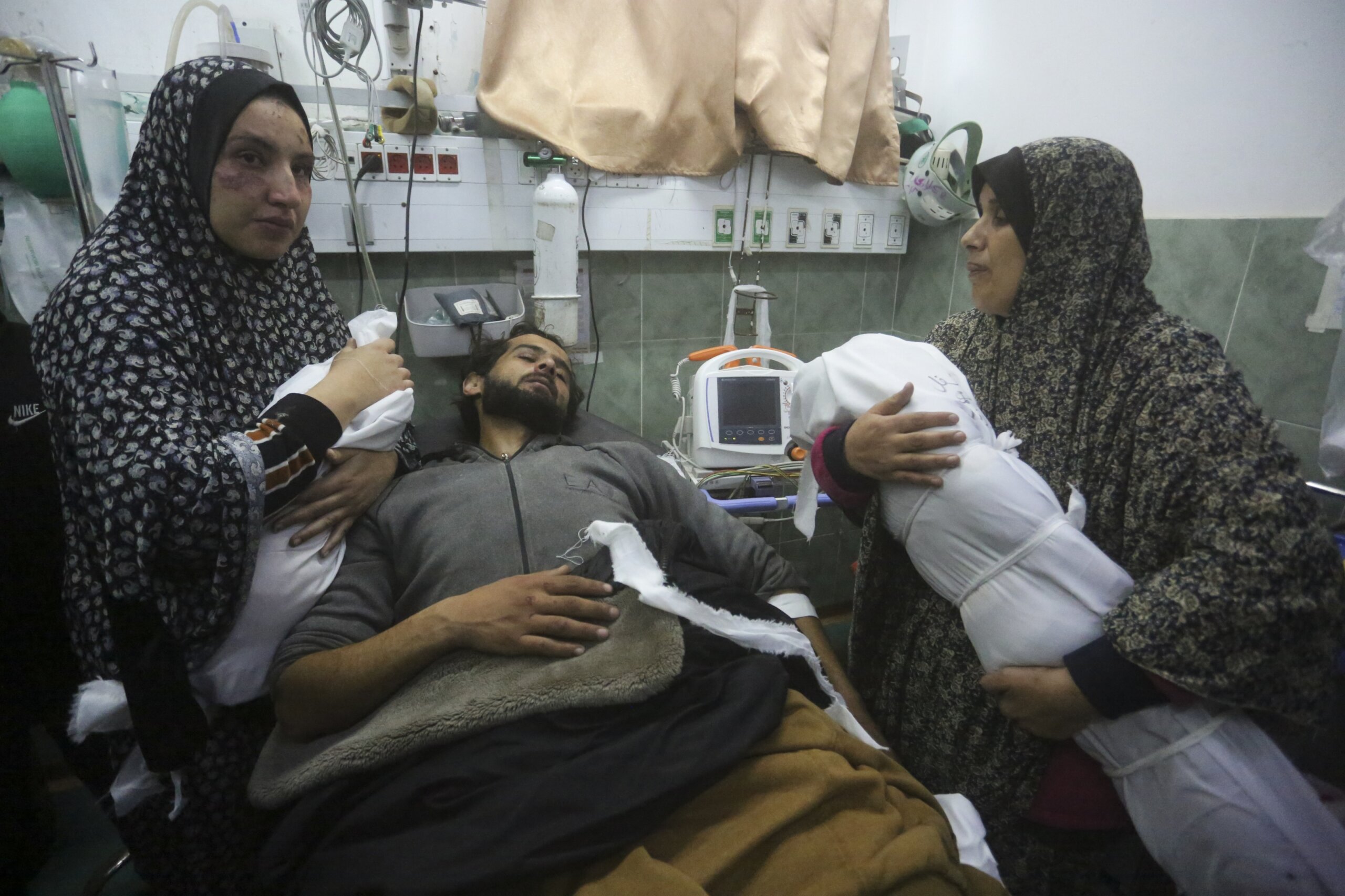 Live Updates | Israel Strikes Hit Gaza As UN Delays Vote On A Cease ...