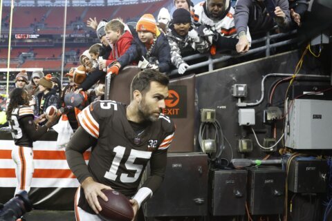 Flacco makes himself at home in Cleveland. Browns going with QB as their starter for playoff drive