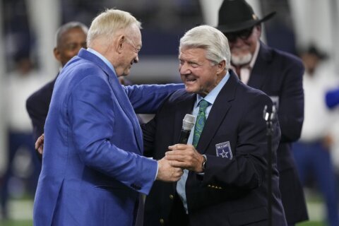 Jimmy Johnson joins Cowboys' ring of honor 30 years after ugly split with Jerry Jones