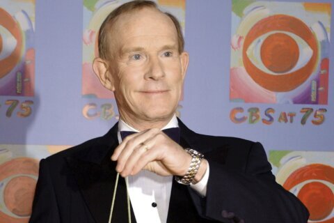 Comedian Tom Smothers, one-half of the Smothers Brothers, dies at 86