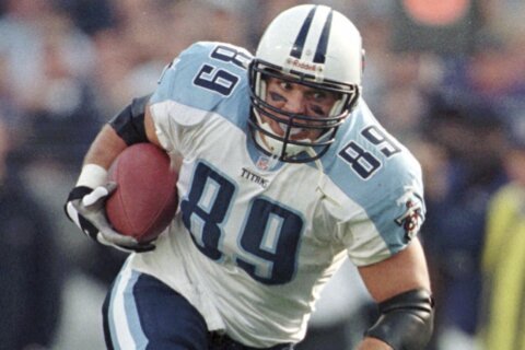 Frank Wycheck, who threw the lateral in ‘Music City Miracle,’ dies at age of 52