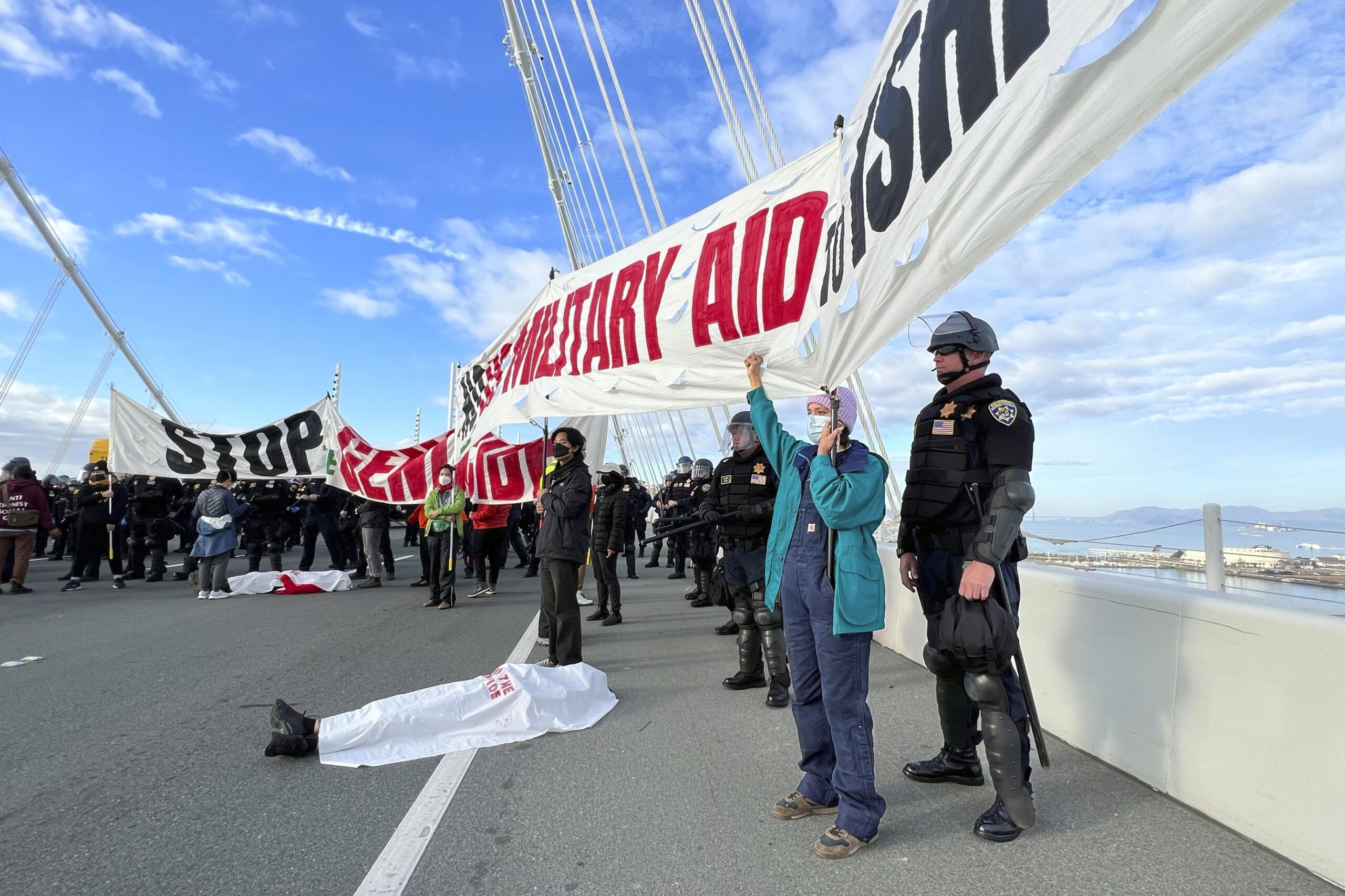 San Francisco Prosecutors Begin Charging 80 Protesters Who Blocked ...