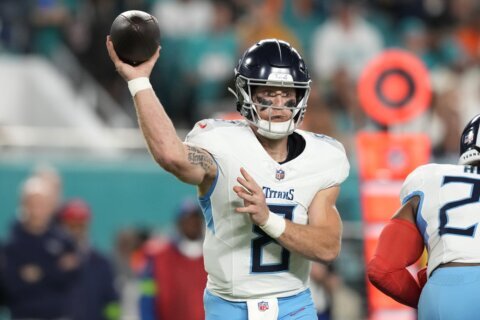 Will Levis rallies Titans for 2 late TDs, 28-27 win over Dolphins