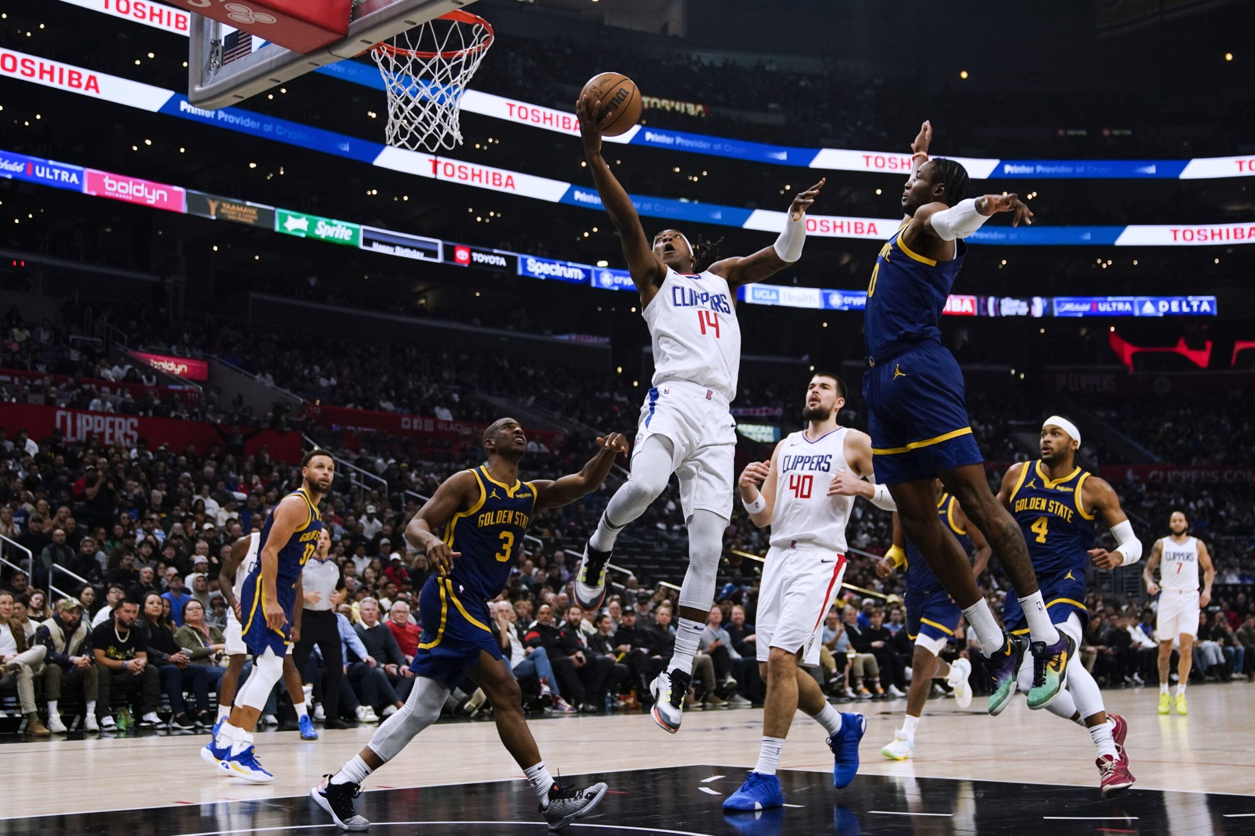 James Harden Scores His 25 000th Point Leads Streaking Clippers Past