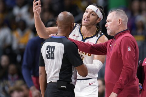 Nuggets' Gordon needs 21 stitches after cuts to face and hand from dog bite, AP source says