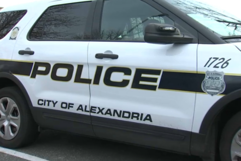 Hombre herido tras choque, fuga y apuñalamiento en Alexandria