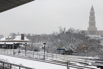 Snow seen from the King Street-Old Town Metro station in Alexandria, Virginia, on Jan. 19, 2024. (WTOP/Abigail Constantino)