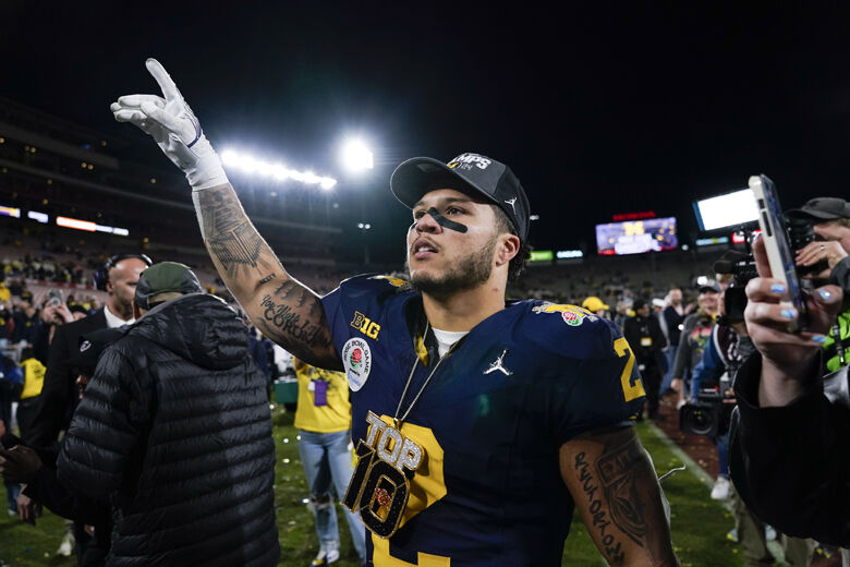 Blake Corum bounces back from knee injury leads Michigan to