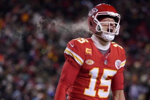 Patrick Mahomes leads Chiefs to 26-7 playoff win over Dolphins in near-record low temps