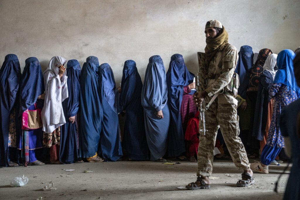 Taliban enforcing restrictions on single and unaccompanied Afghan women, says UN report
