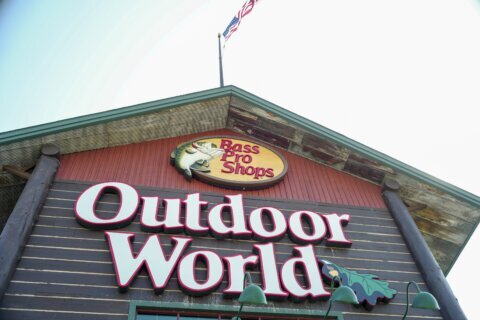 Nude man nabbed by police after ‘cannonball’ plunge into giant aquarium at Bass Pro Shop in Alabama