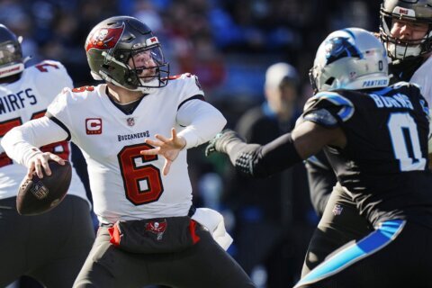 Buccaneers clinch NFC South title with 9-0 win over Panthers