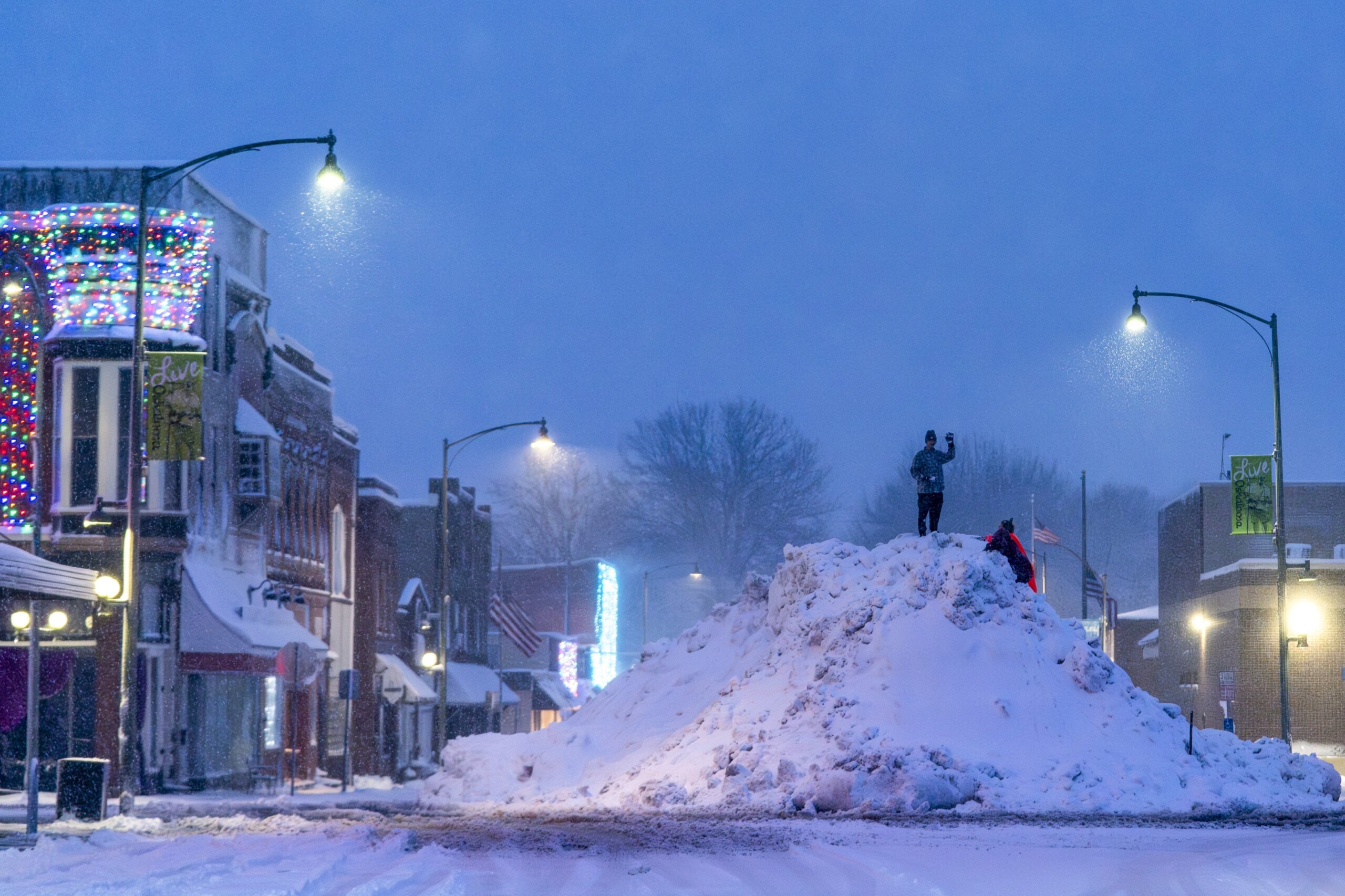 Recordbreaking cold threatens to complicate Iowa’s leadoff caucuses as