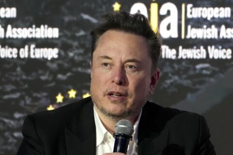 Court takes new look at whether Musk post illegally threatened workers with loss of stock options