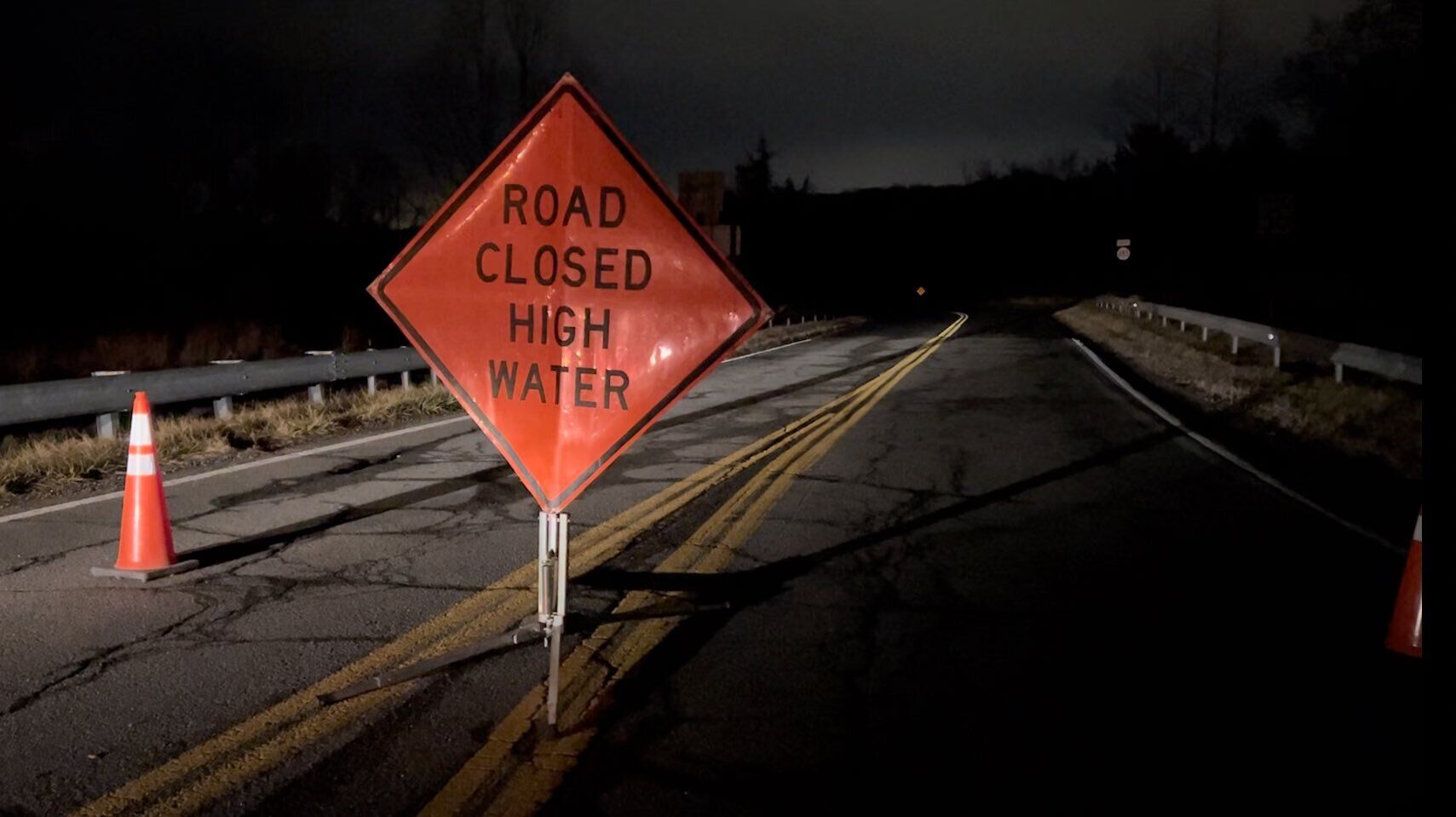 Road Closed High Water sign
