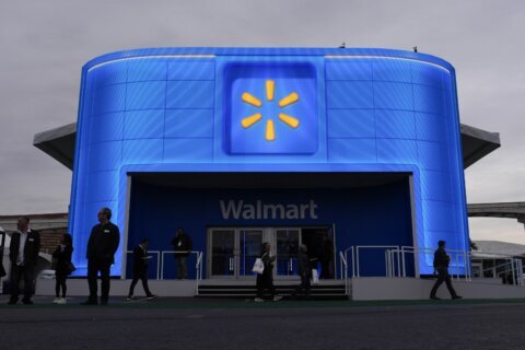 Walmart experiments with AI to enhance customers' shopping experiences