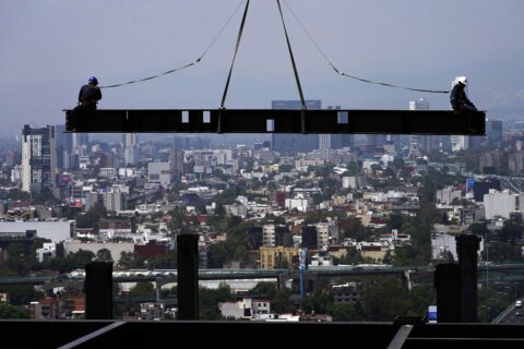 Mexico's economy ekes out 0.1% expansion in 4th quarter, posts growth of 3.1% for 2023