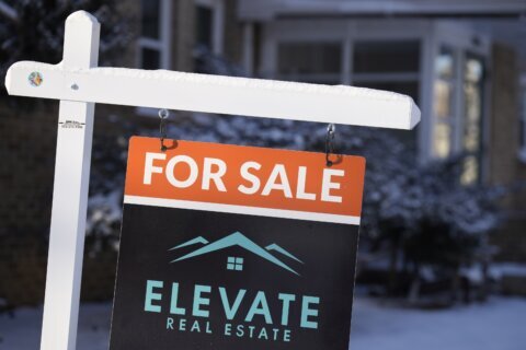 Boost for homebuyers: Average long-term mortgage rate falls to 6.6%, lowest level since May