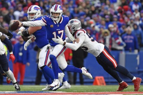 Pro Picks: Bills will beat the Dolphins to win the AFC East title
