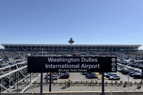 United Airlines expands Dulles schedule, including only nonstop flight to Anchorage