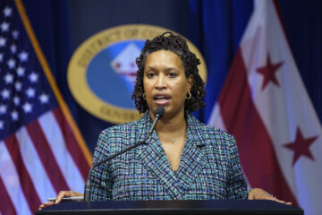 dc mayor speaks at podium