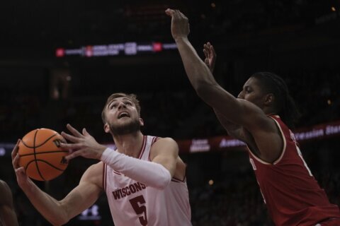Wahl, Wisconsin hold off Maryland from the foul line in 74-70 win