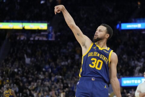 Stephen Curry tops Sabrina Ionescu in 3-point shootout at All-Star weekend