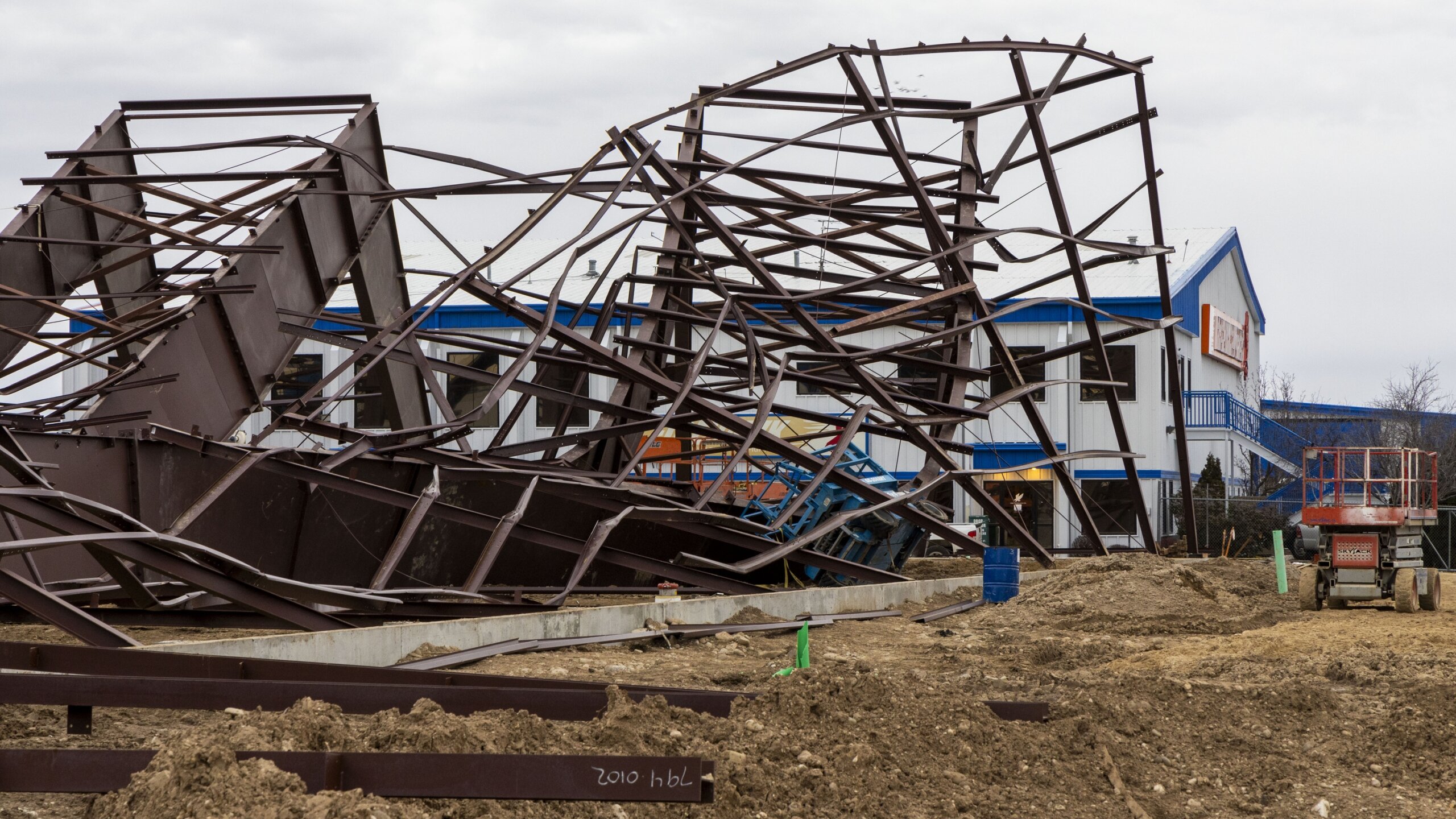 Federal Investigators Examining Collapsed Boise Airplane Hangar That   Boise Building Collapse 56714 Scaled 