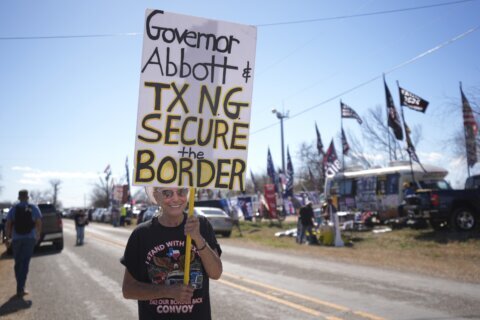 GOP governors back at Texas border to keep pressure on Biden over migrant crossings