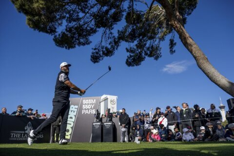 Dustin Johnson wins LIV Golf Las Vegas in windy and chilly conditions