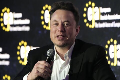 Judge orders Elon Musk to testify in SEC probe of his $44 billion Twitter takeover in 2022