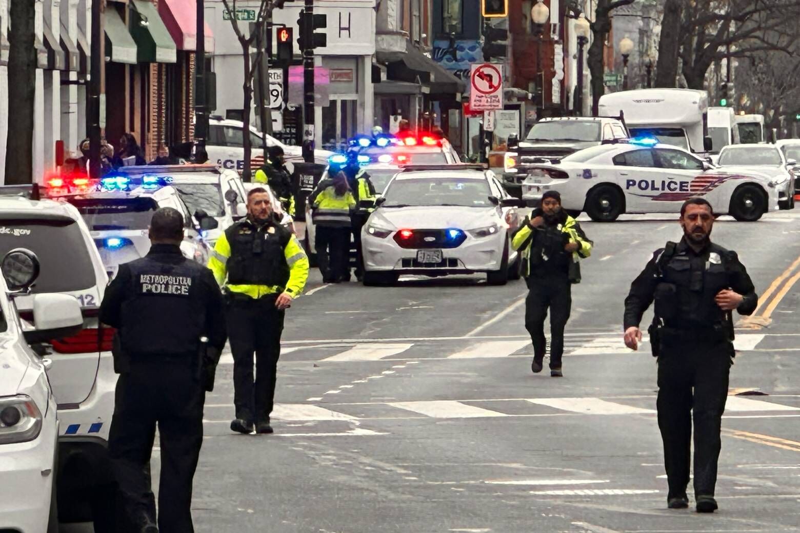 The incident sparked a large police presence and closed some nearby streets, including part of Georgia Avenue and Florida Avenue.  (WTOP/Jimmy Alexander)