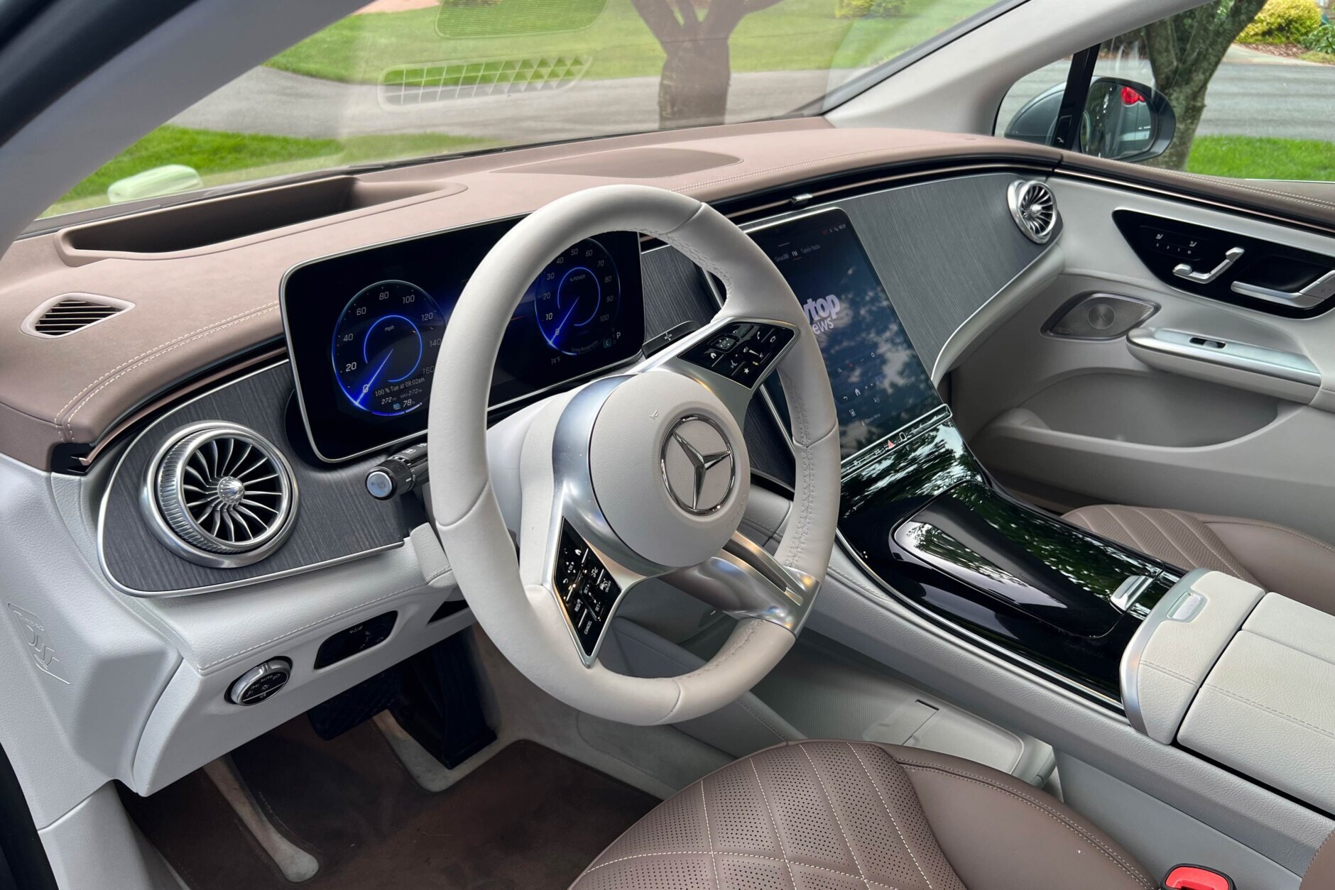 Interior of Mercedes EQE 350 4MATIC all-electric