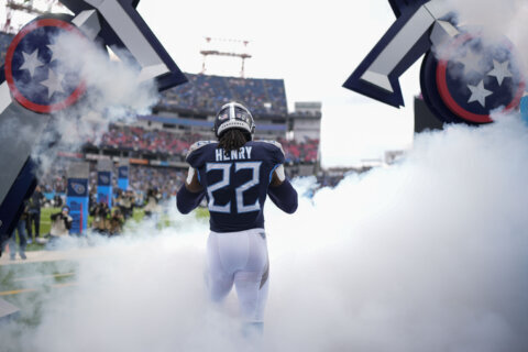Ravens agree to 2-year deal with free agent RB Derrick Henry, AP source says