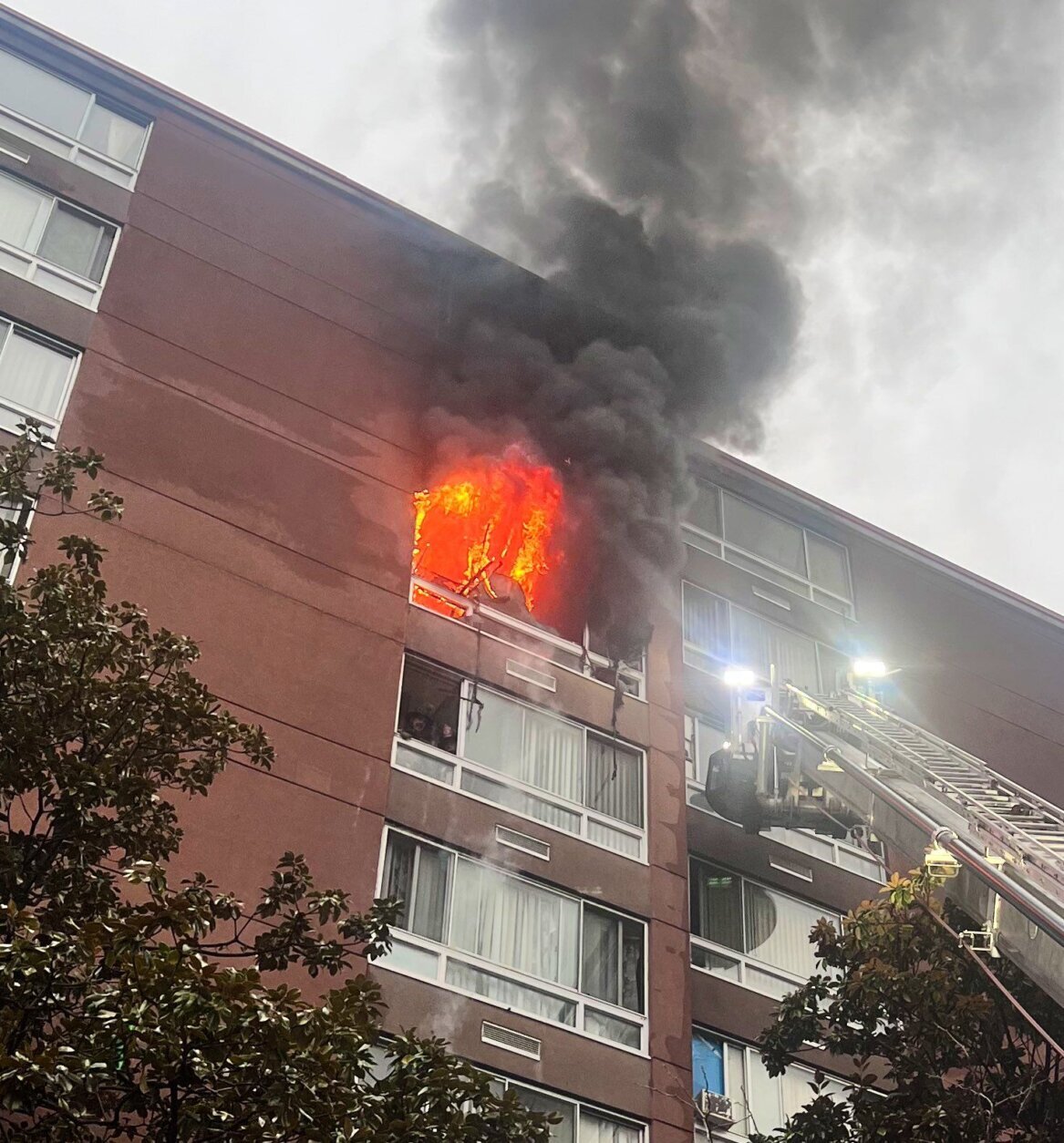 Fire in a Northwest DC apartment building