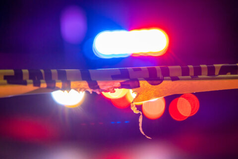 1 killed in Southeast DC triple shooting that left man, teenage boy injured
